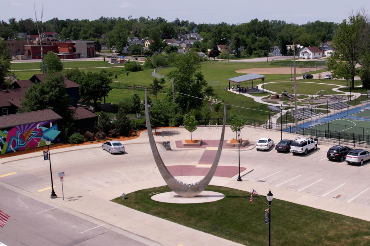 Echo Sculture, 13th District, Marshalltown, Iowa